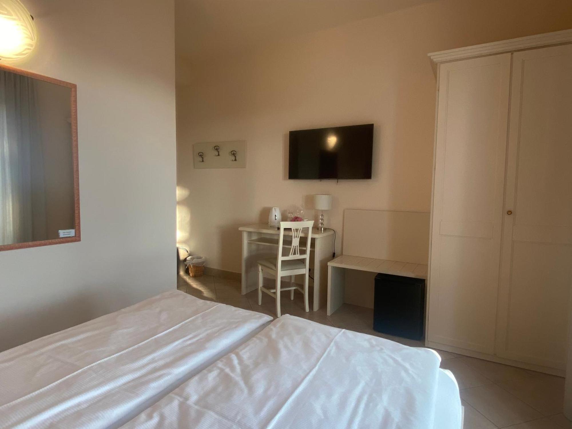 Betty'S House Bed & Breakfast ลาซีเซ ภายนอก รูปภาพ