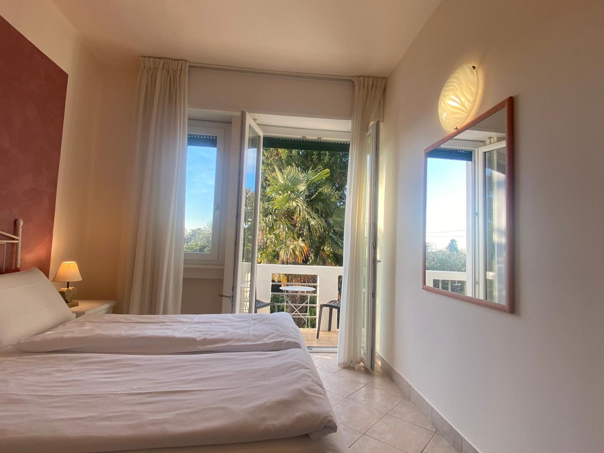 Betty'S House Bed & Breakfast ลาซีเซ ภายนอก รูปภาพ