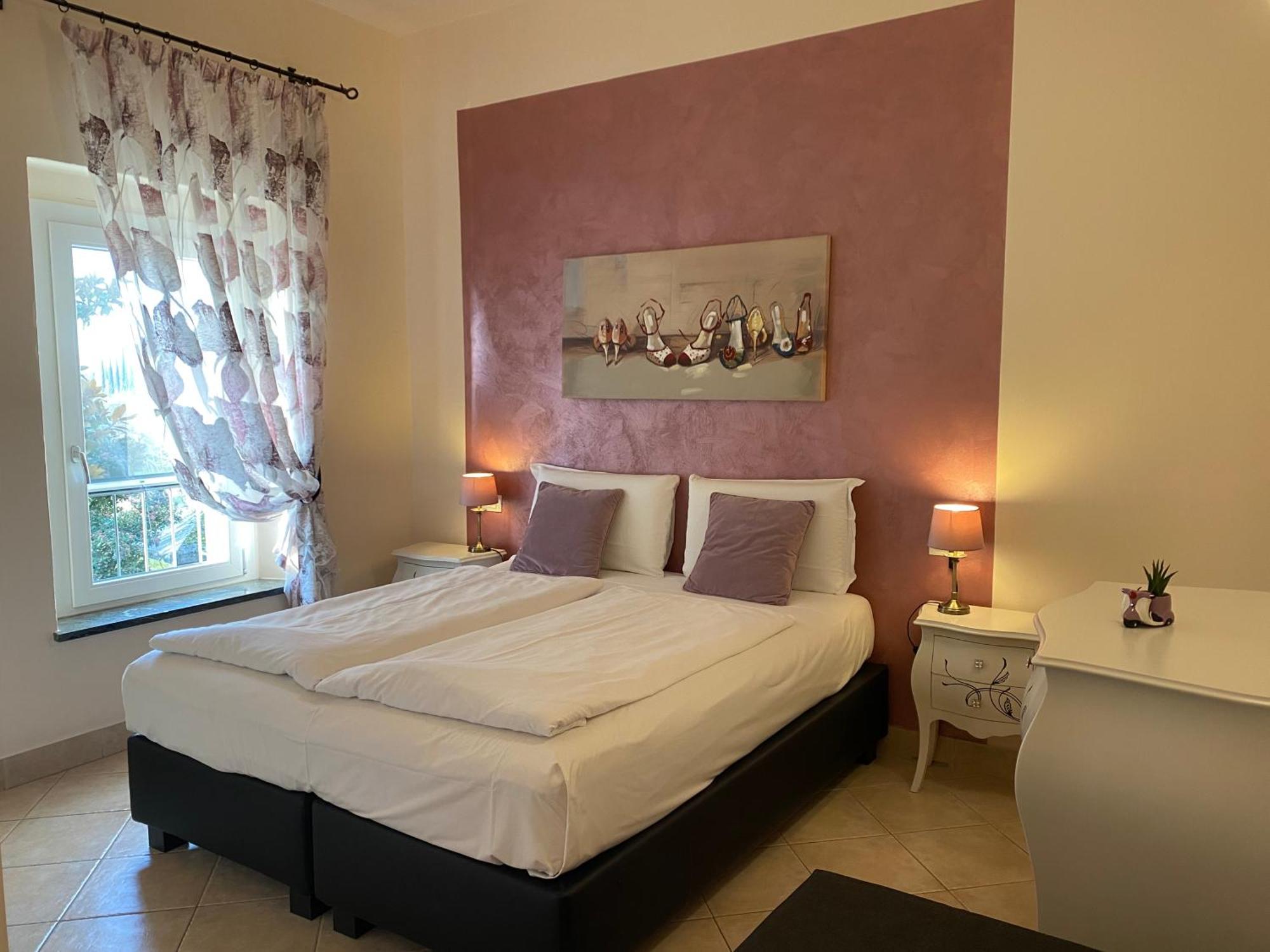 Betty'S House Bed & Breakfast ลาซีเซ ภายนอก รูปภาพ